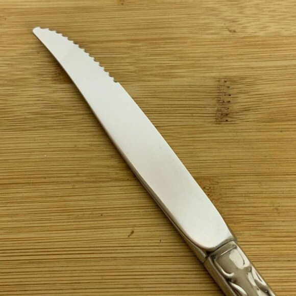 Oneida Strathmore Steak Knives Set of 4 Deluxe Stainless Steel Flatware 90s - Picture 5 of 6